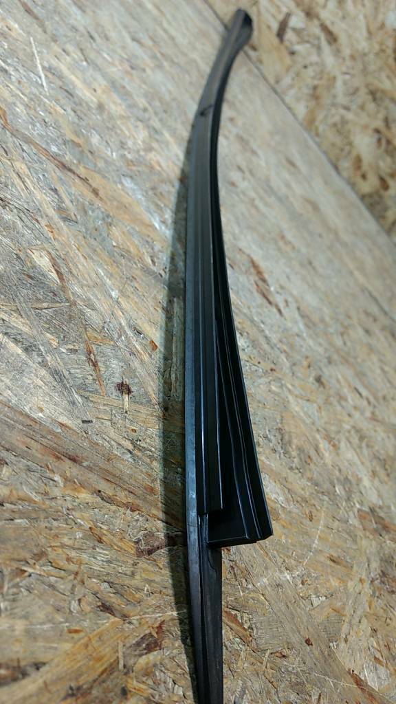 Original GM Opel Zierleiste Frontscheibe l. Corsa C NEU