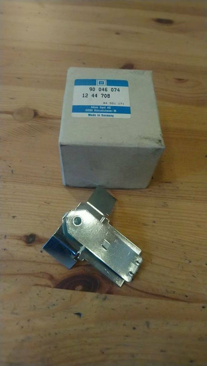 Monza Senator A Spannungsstabilisator original GM Opel NEU