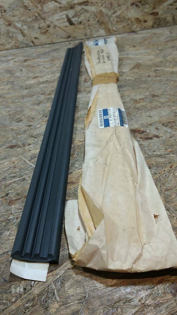 Original GM Opel Kadett E Schutzzierleiste Hintertür rechts NEU