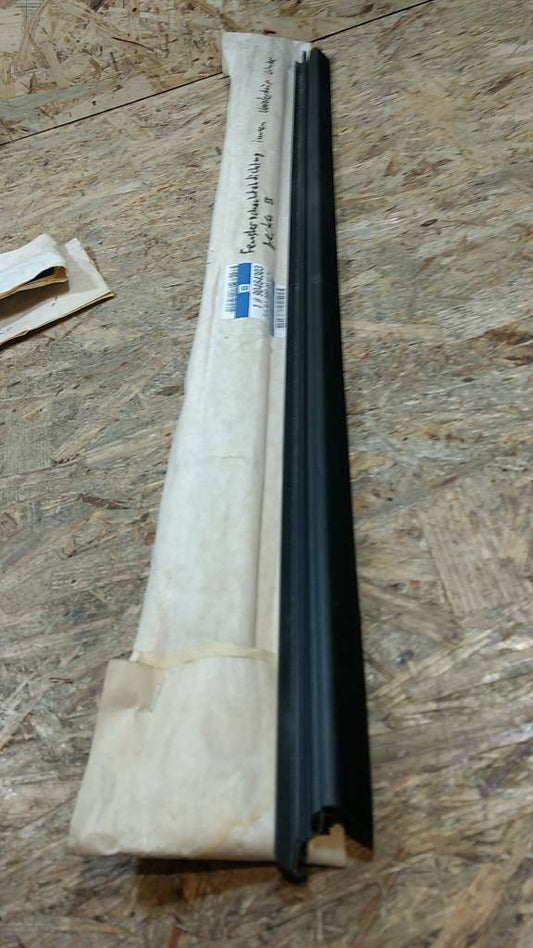 Original GM Opel Vectra B Fensterschachtabdichtung NEU