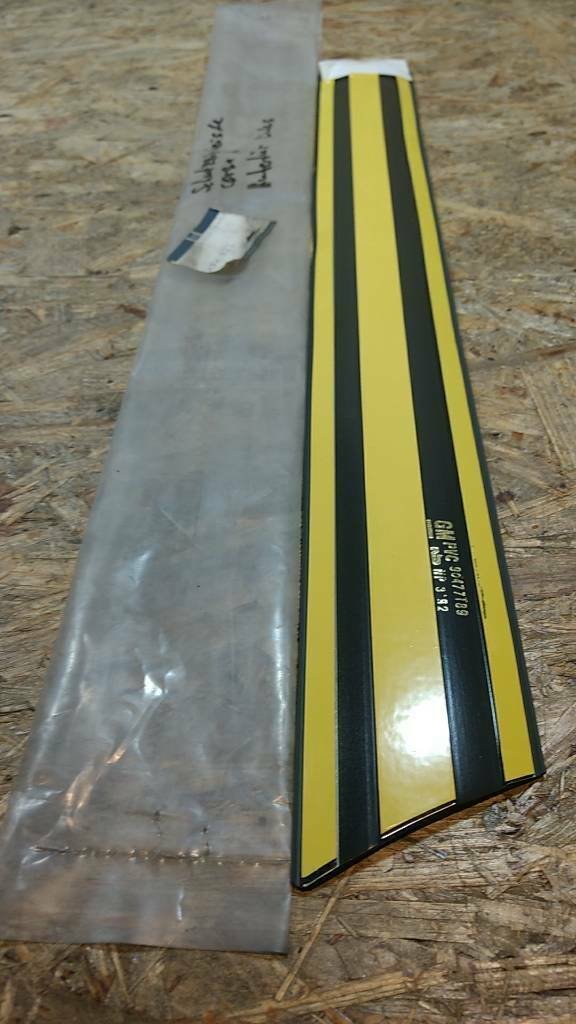 Original GM Opel Corsa A Schutzzierleiste Hintertür Links NEU