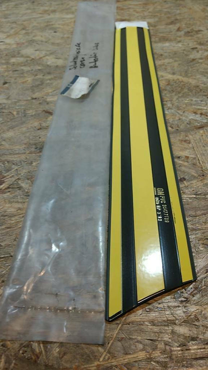 Original GM Opel Corsa A Schutzzierleiste Hintertür Links NEU