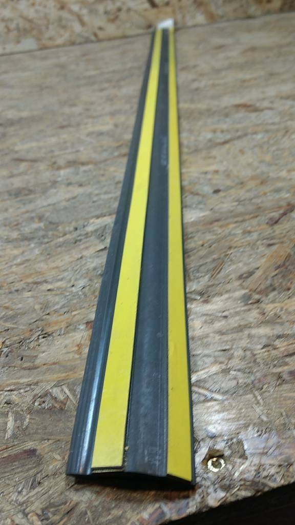 Original GM Opel Kadett E Schutzzierleiste Vordertür links NEU