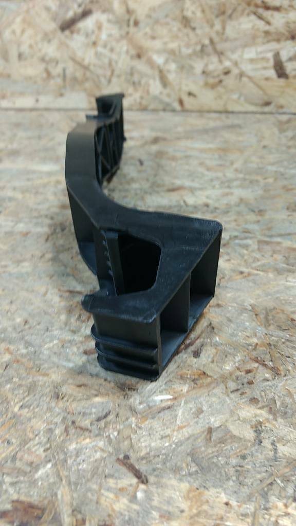 Original GM Opel Omega A Caravan Halter Stoßstange hinten NEU