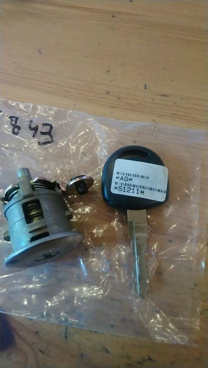 Opel oldtimer youngtimer Kofferraumschloß neu Original gm 4705843