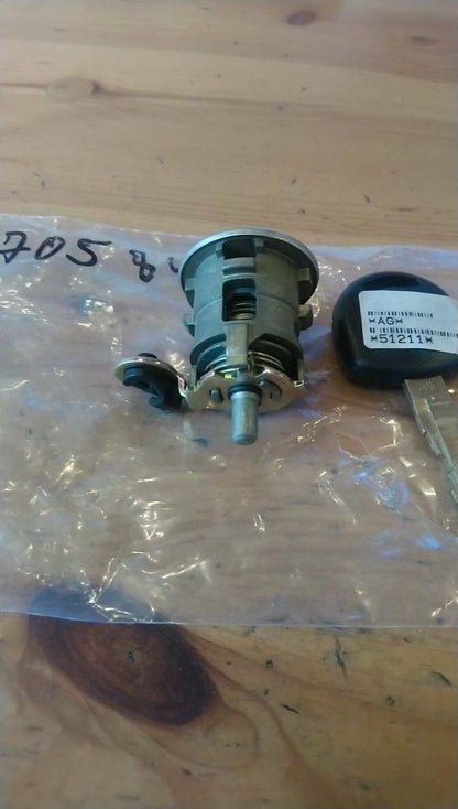 Opel oldtimer youngtimer Kofferraumschloß neu Original gm 4705843