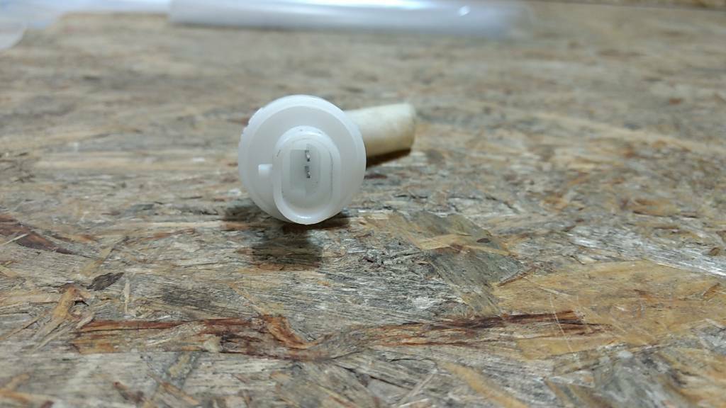 Original GM Opel Kadett E Sensor Füllstand Behälter NEU