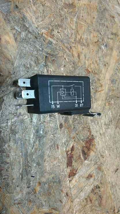 Original GM Opel Kadett Vectra Kaltstartbeschleunigung Relais NEU