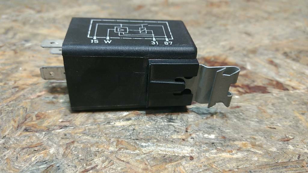 Original GM Opel Kadett Vectra Kaltstartbeschleunigung Relais NEU