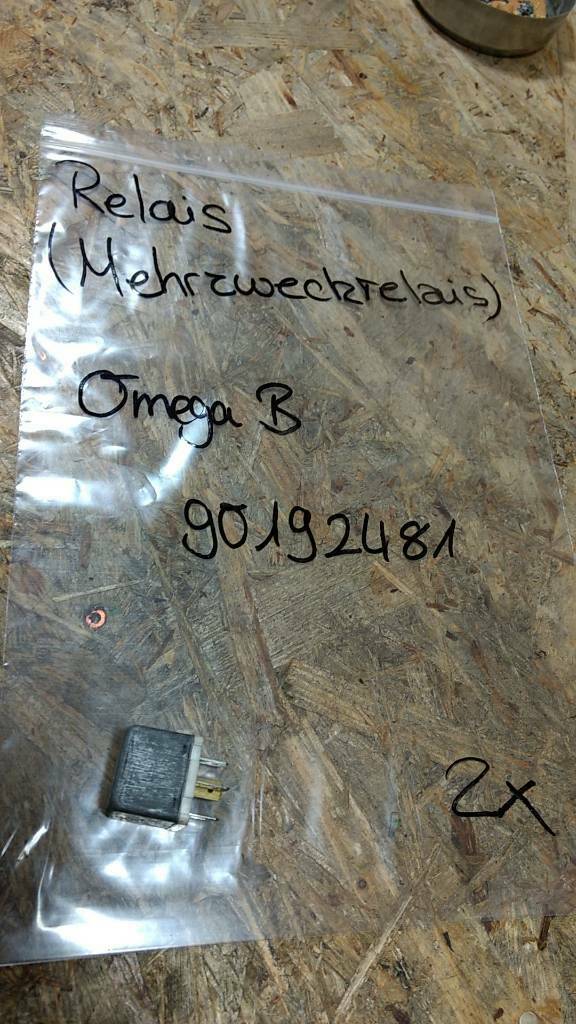 Original GM Opel Omega B Mehrzweck-Relais NEU