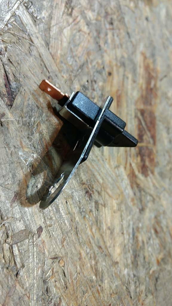 Original Opel Heckklappendämpfer Schalter Kofferraum Tigra A NEU