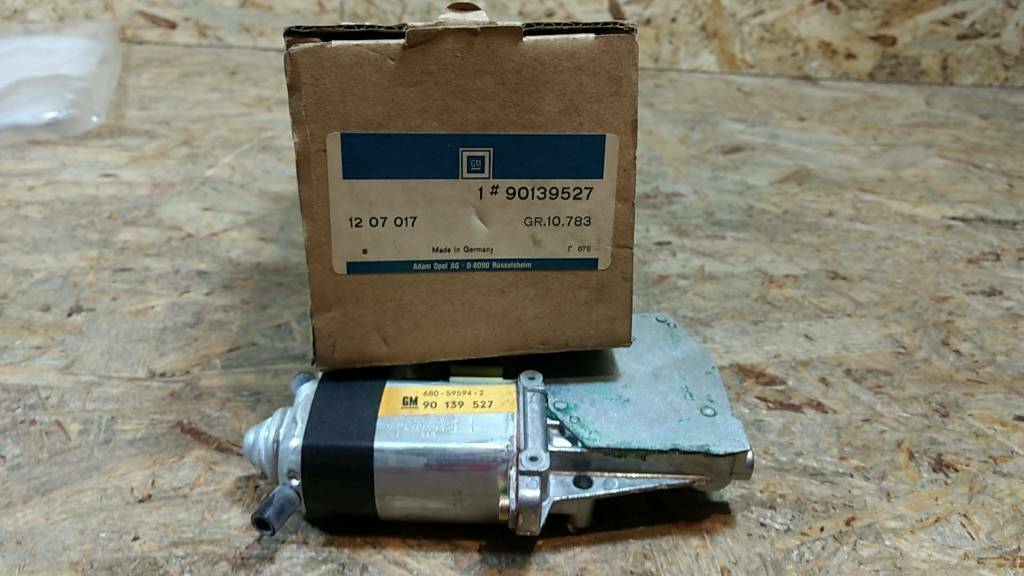 Original GM Opel Fensterhebermotor vorne links Corsa A NEU