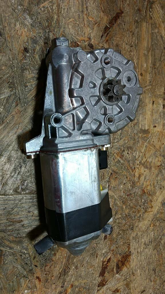 Original GM Opel Fensterhebermotor vorne links Corsa A NEU