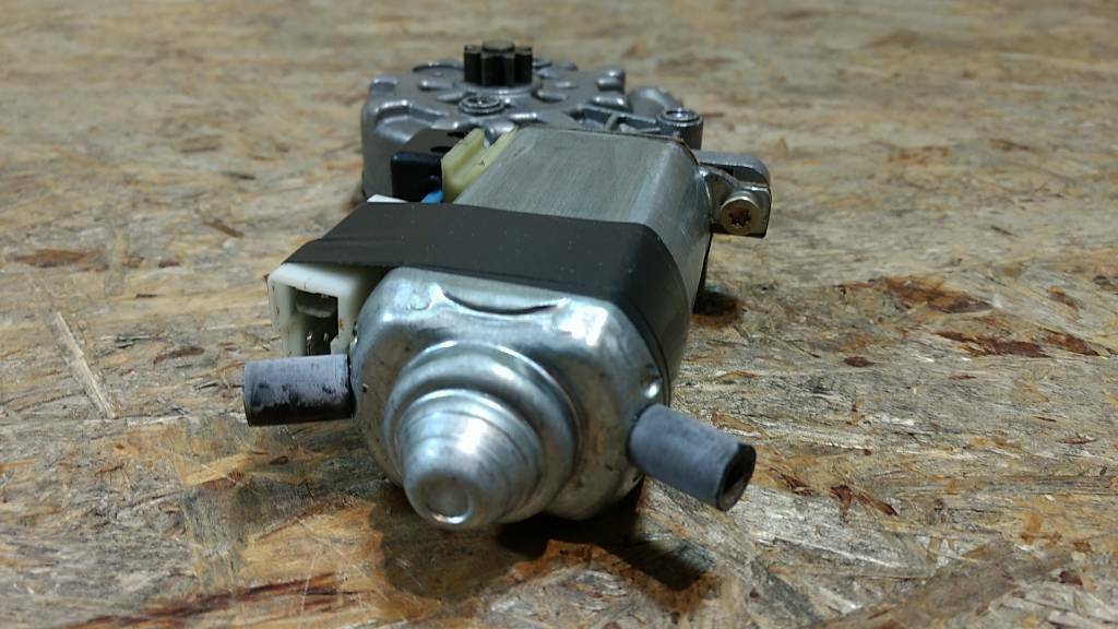 Original GM Opel Ascona C Fensterhebermotor Vordertür rechts NEU