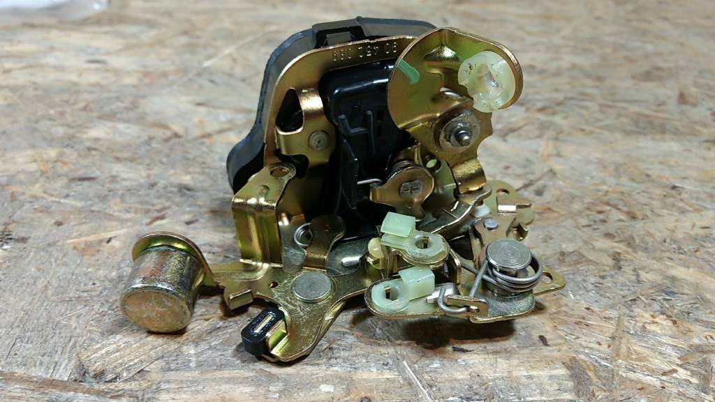Original GM Opel Astra F Hintertürschloss links NEU