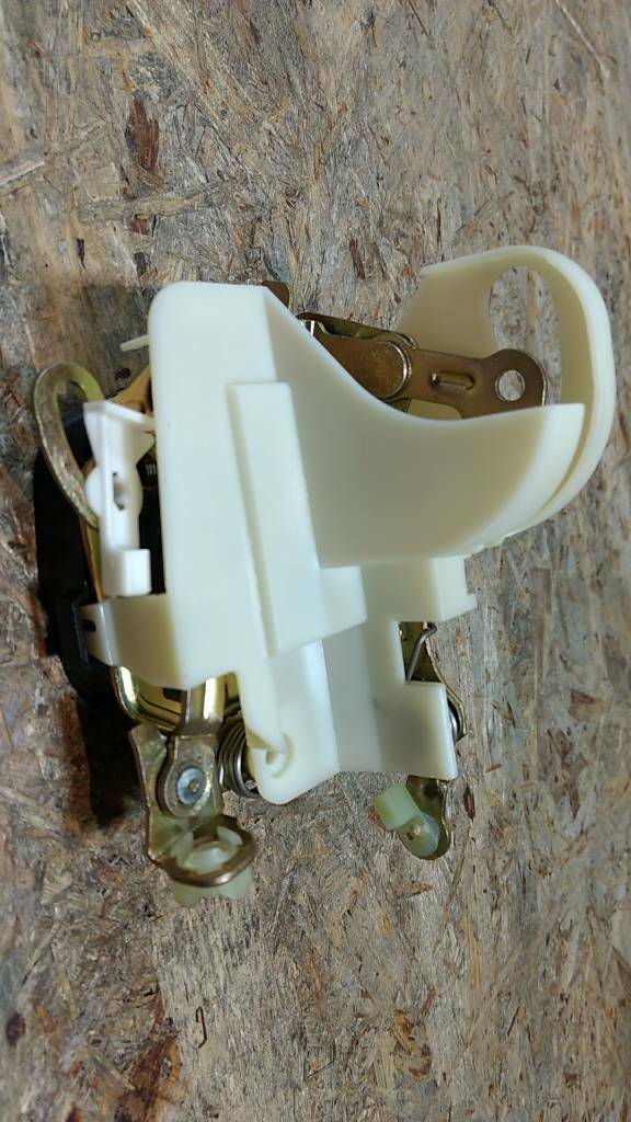 Original GM Opel Türschloss vorne links Omega A Senator B NEU