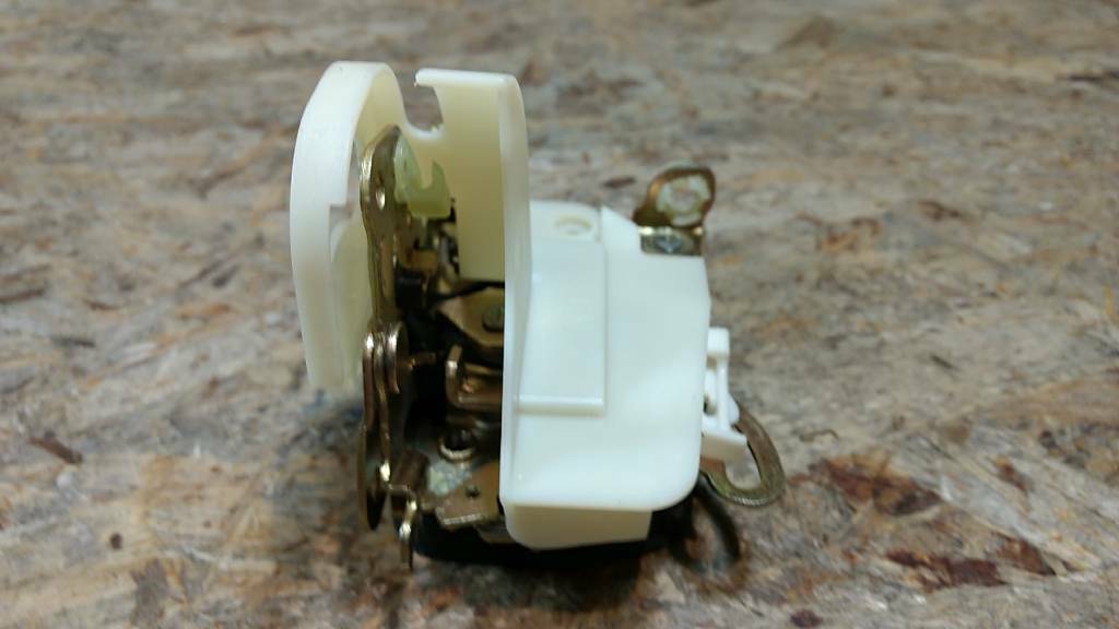 Original GM Opel Türschloss vorne links Omega A Senator B NEU