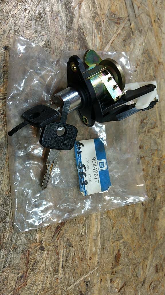 Original GM Opel Astra F Heckklappenschloss mit ZV NEU
