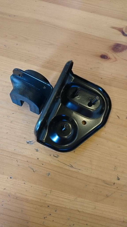 Opel Monterey Halter Stoßstange Rechts neu original GM