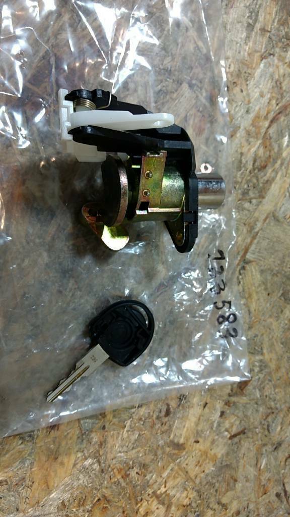 Original GM Opel Corsa A Schloss Heckklappe NEU