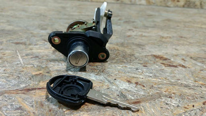 Original GM Opel Corsa A Schloss Heckklappe NEU