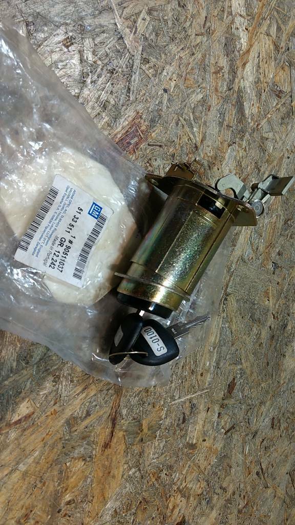 Original GM Opel Corsa B Schloss Heckklappe NEU