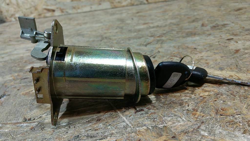 Original GM Opel Corsa B Schloss Heckklappe NEU