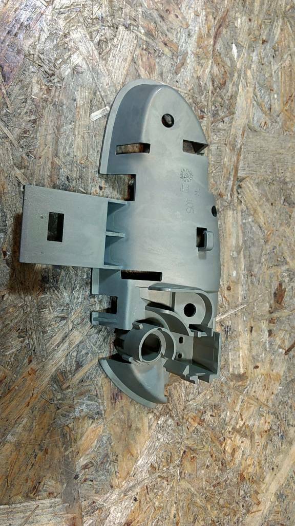 Original GM Opel Omega B Halter Türgriff Recht NEU