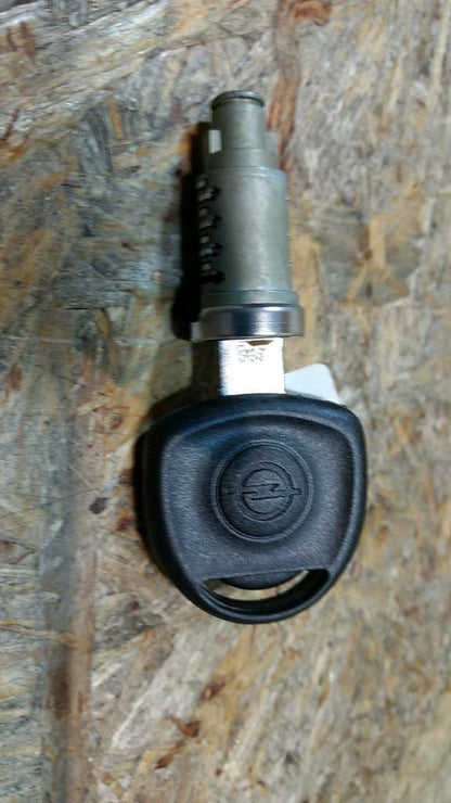 Original GM Opel Astra F uvm Schließzylinder vorne NEU