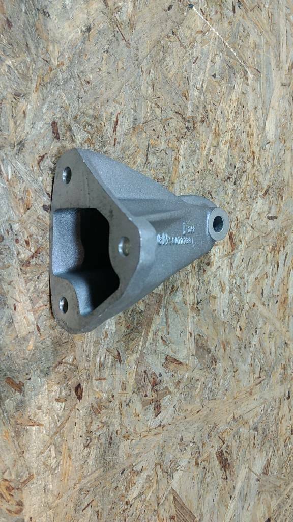 Original GM Opel Halter Motoraufhängung vorne links Commodore C Neu