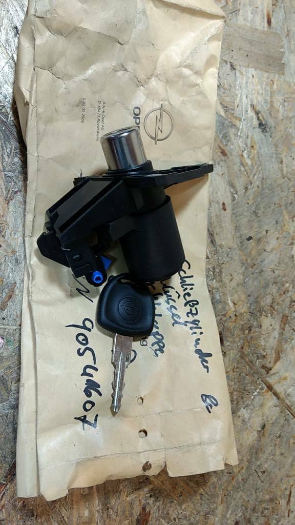 Original GM Opel Schließzylinder Schlüssel Heckklappe Corsa B NEU