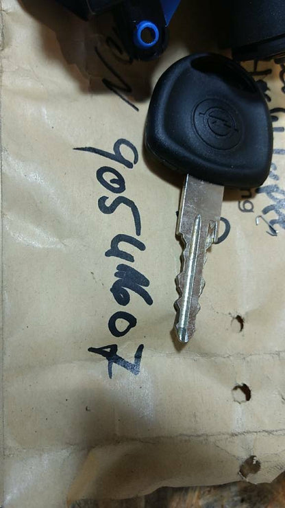 Original GM Opel Schließzylinder Schlüssel Heckklappe Corsa B NEU