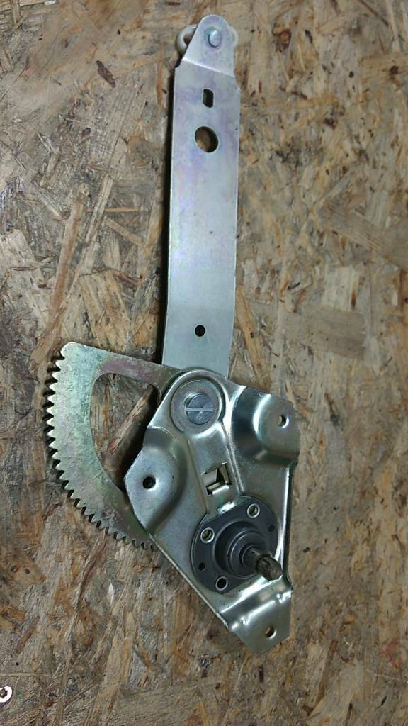 Kadett E Fensterheber hinten links neu original GM