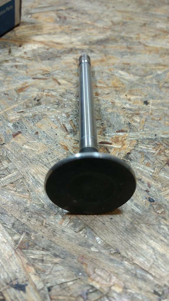 Original GM Opel Senator B Omega A 3.0 Auslassventil NEU