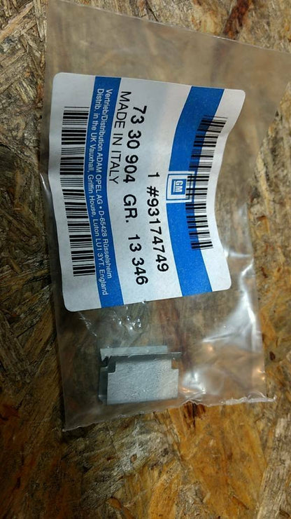 Original GM Opel Astra G Cabrio Clip Frontscheibe oben NEU