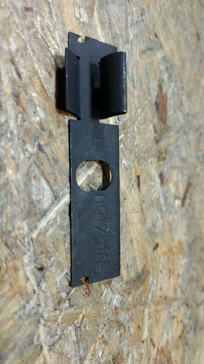 Original GM Opel Astra G Schelle Halterung Verkleidung hinten NEU