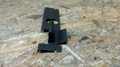 Original GM Opel Astra G Schelle Halterung Verkleidung hinten NEU