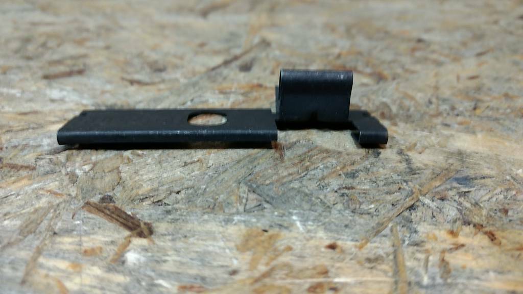 Original GM Opel Astra G Schelle Halterung Verkleidung hinten NEU