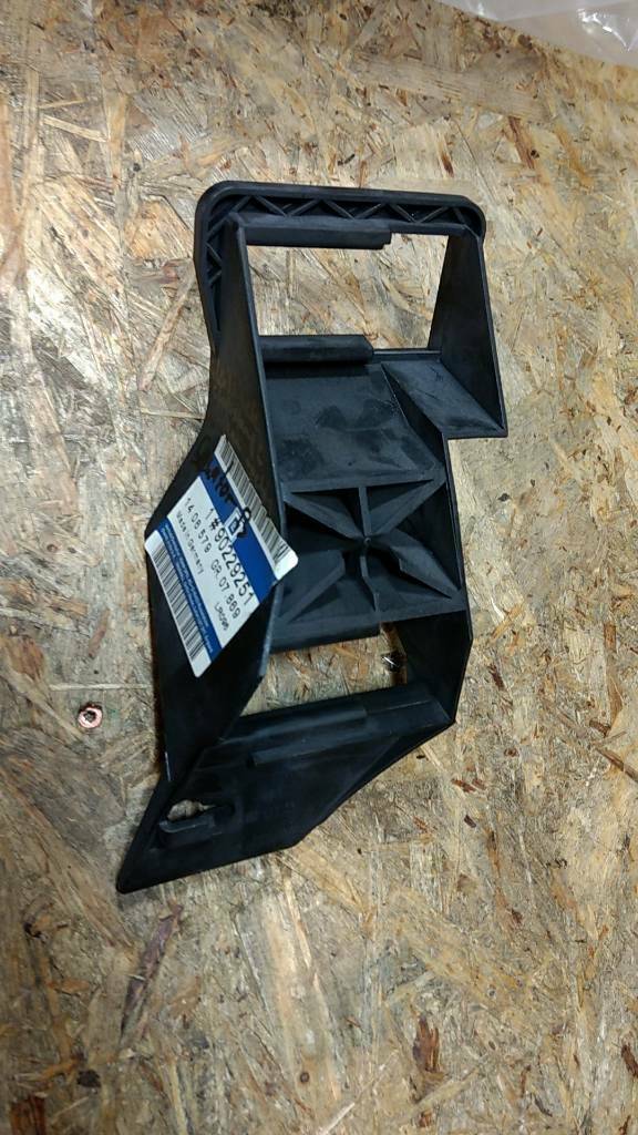 Original GM Opel Senator B Gleitstück Stoßstange hinten rechts NEU