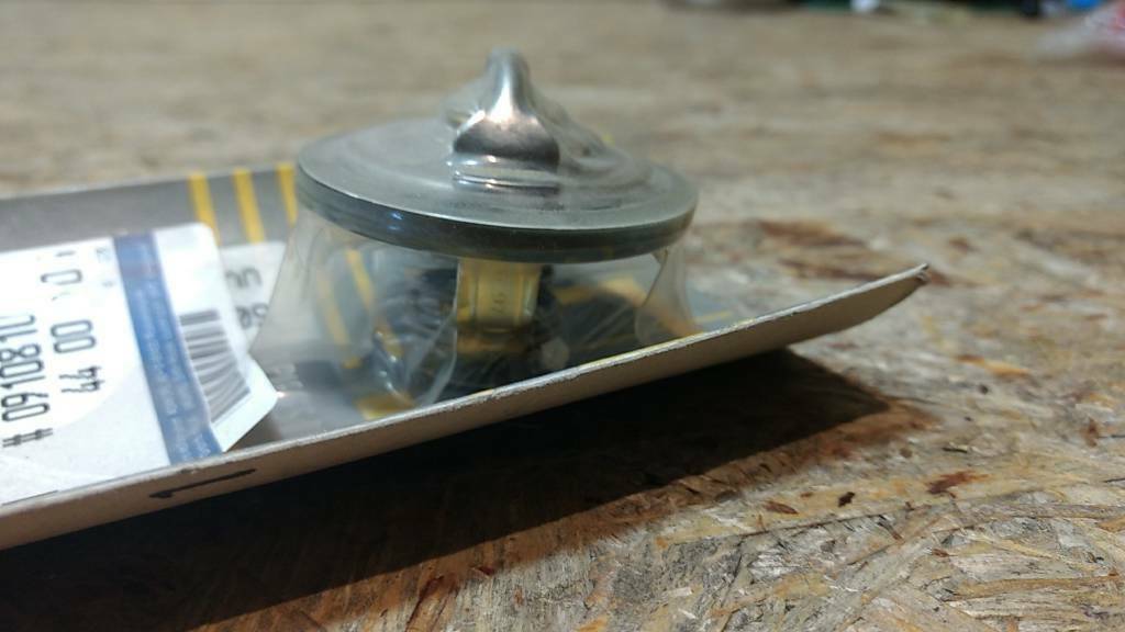 Original GM Opel Renault Master 1 2.5TD Thermostat NEU