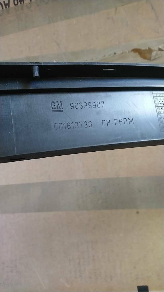 Omega A Zierleiste Abdeckung Stoßstange neu Original GM
