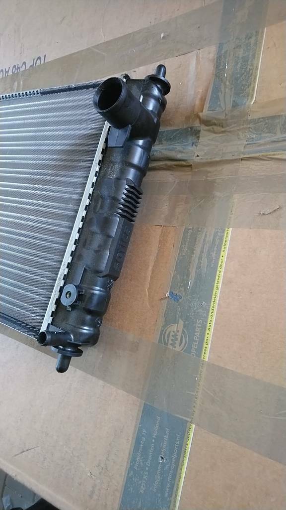 Ascona C 1,3N Kühler Valeo neu Original gm