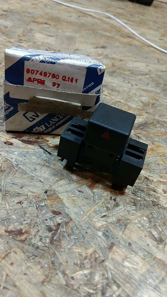 Original Fiat Lancia Warnblinkschalter Fiat NEU