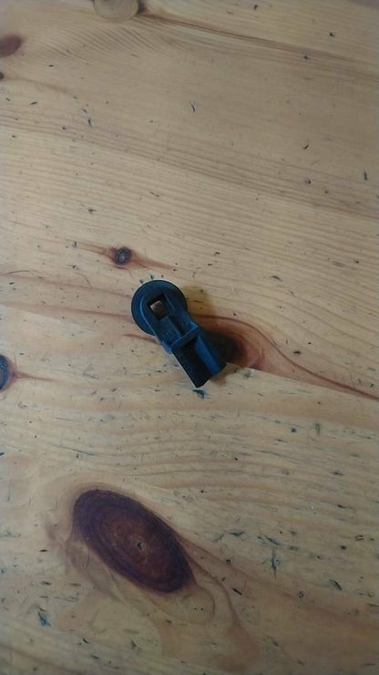 Corsa B Tigra A Astra F Seitenwand Verkleidung Clip GM