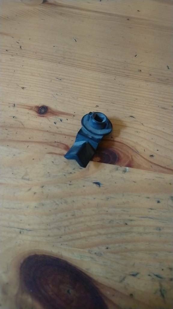 Corsa B Tigra A Astra F Seitenwand Verkleidung Clip GM