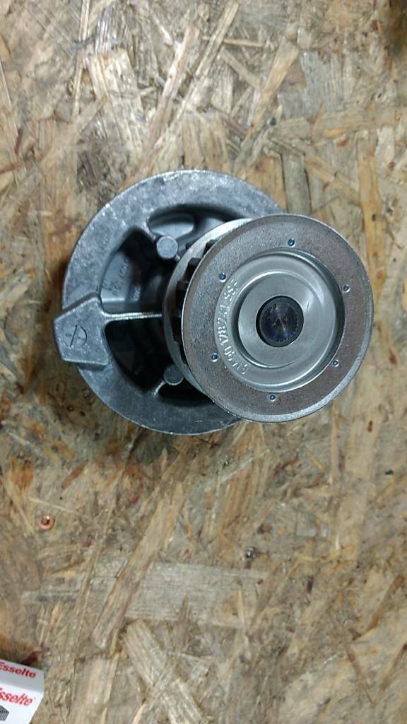 Original GM Opel Wasserpumpe Rekord E Manta B uvm NEU
