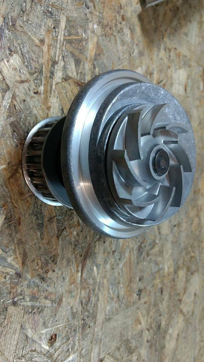 Original GM Opel Wasserpumpe Rekord E Manta B uvm NEU