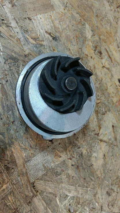 Original GM Opel Calibra Frontera Wasserpumpe Neu