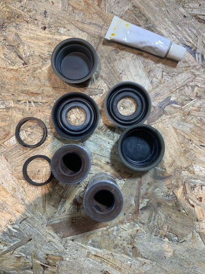 Original GM Opel Ascona C Manta B Führungshülse Bremssatzset Neu