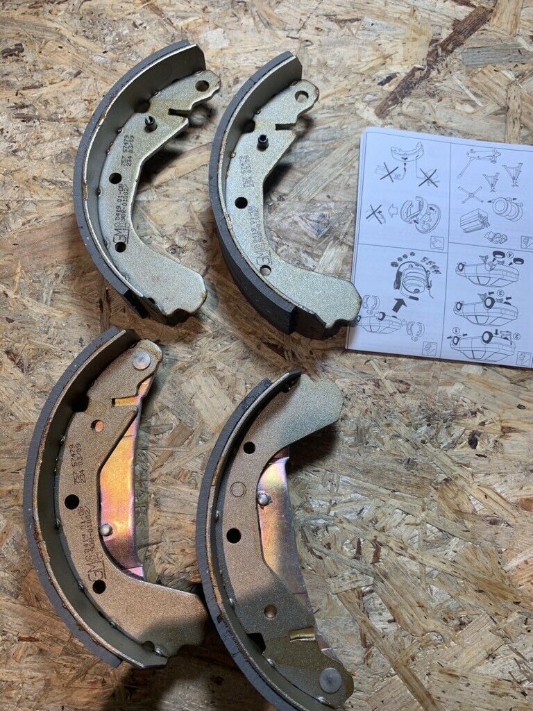 Kadett E Ascona C Bremsbacken hinten neu original GM